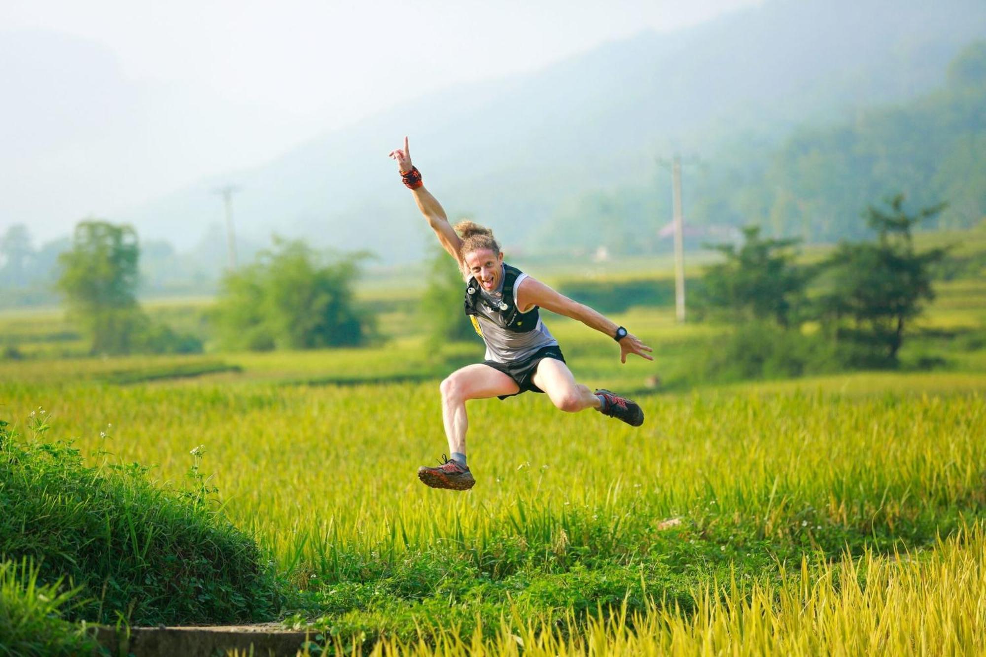 Thai House Pu Luong - Century Old Stilt House With Terrace Views Huong Ba Thuoc ภายนอก รูปภาพ